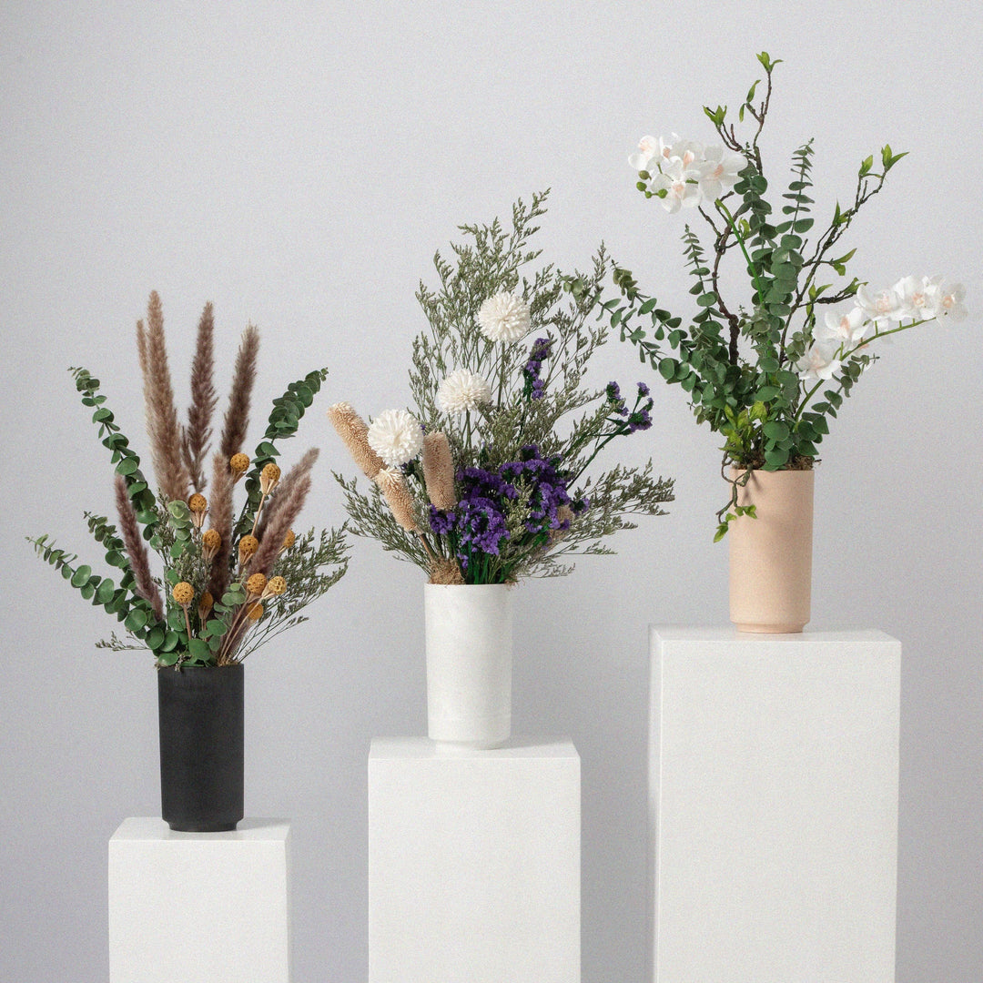 Signature Vase: Black