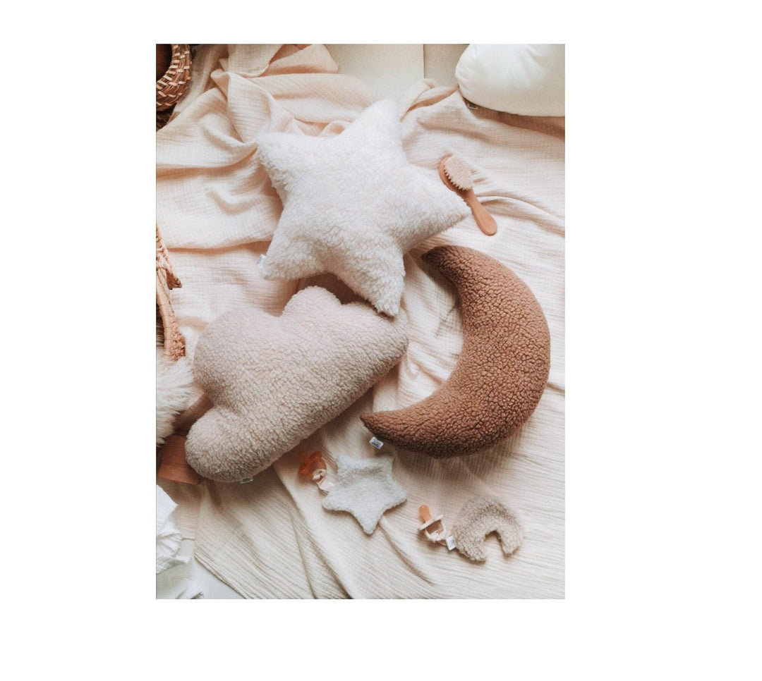Star-shaped sherpa cushion - 5 color choices: CAMEL / STAR PILLOW