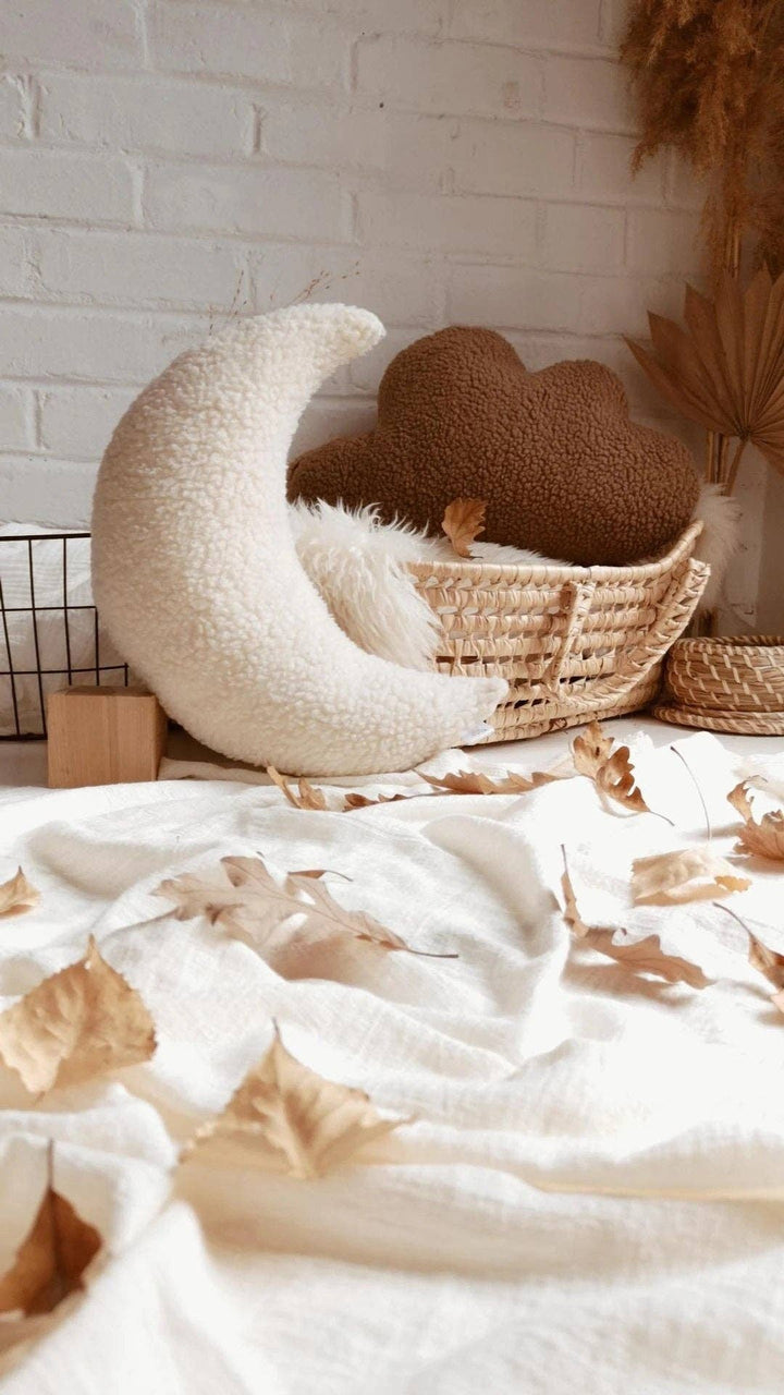 Star-shaped sherpa cushion - 5 color choices: CAMEL / STAR PILLOW