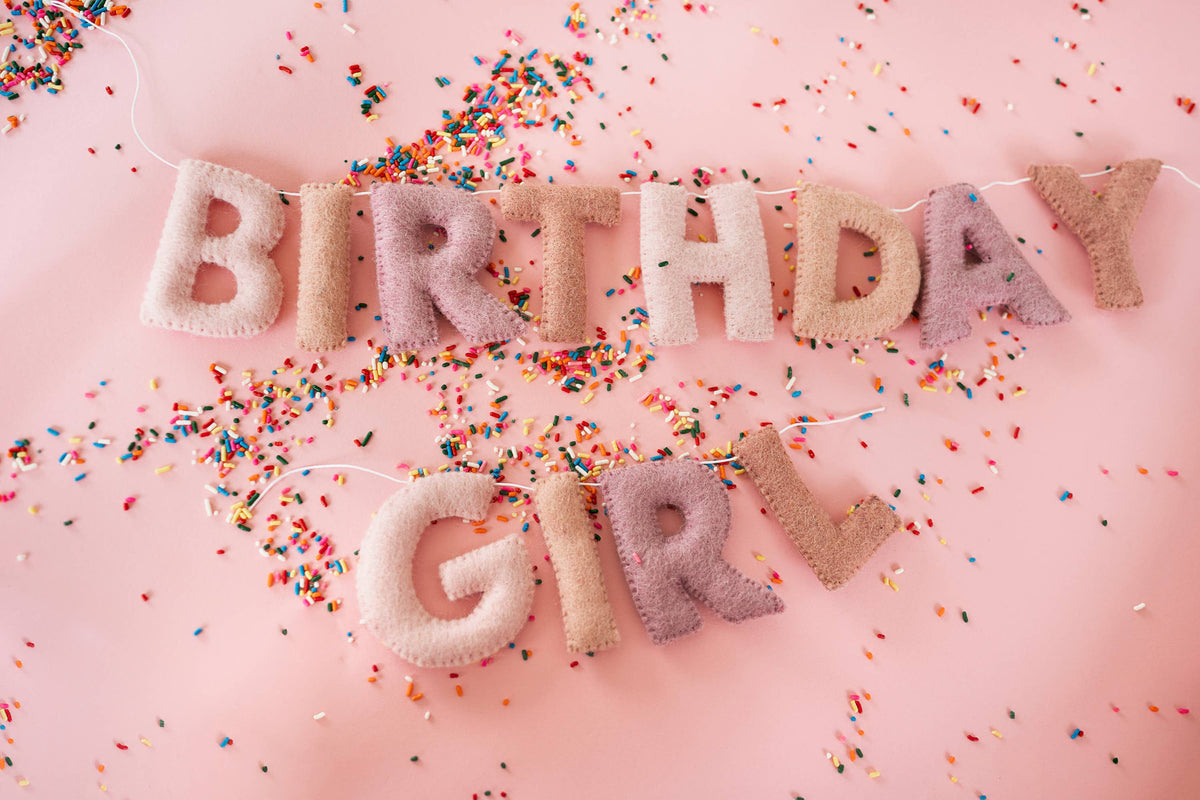 Birthday girl Felt Letter Garland - Regular Letter Size: Birthday Girl / 1 pack