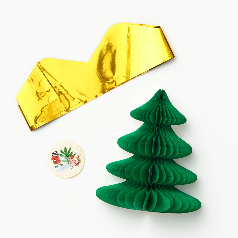 Elegant Greenery Tree Party Crackers