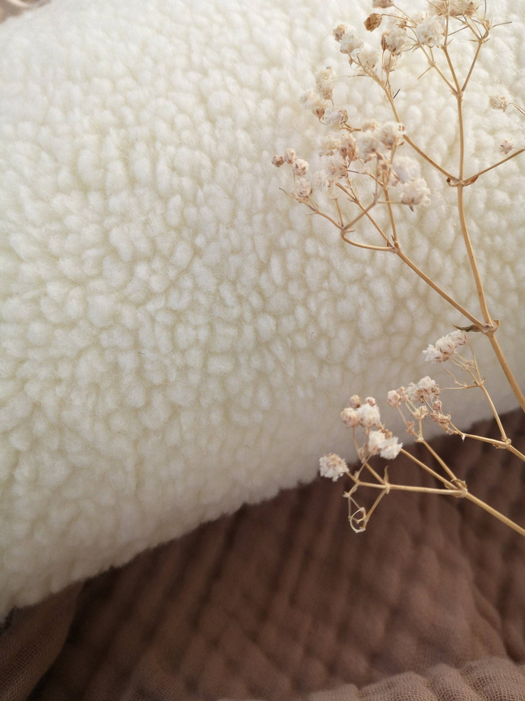 Star-shaped sherpa cushion - 5 color choices: CAMEL / STAR PILLOW